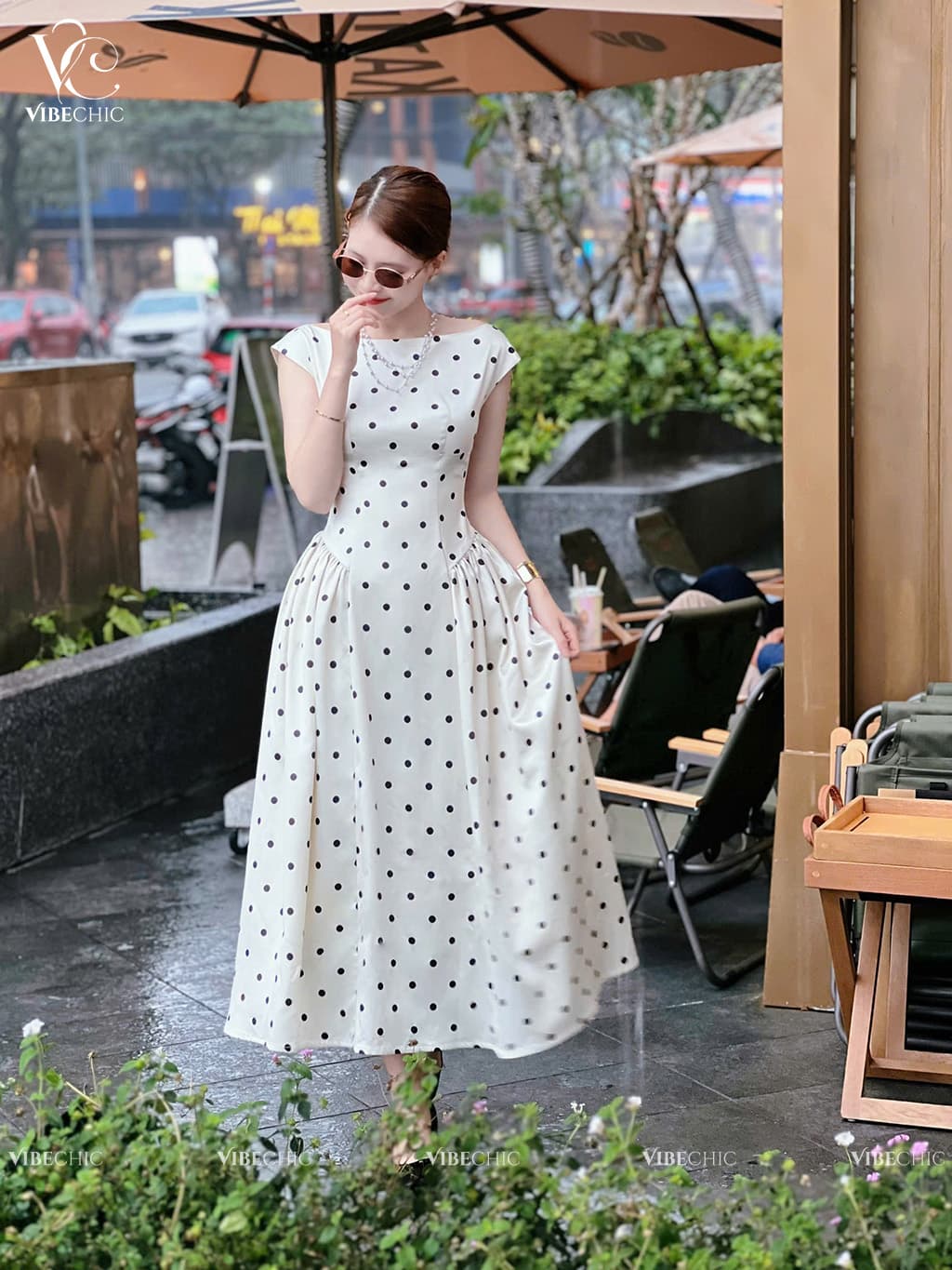 Đầm Xòe Chấm Bi Cao Cấp - Vẻ Đẹp Cổ Điển Từ VibeChic