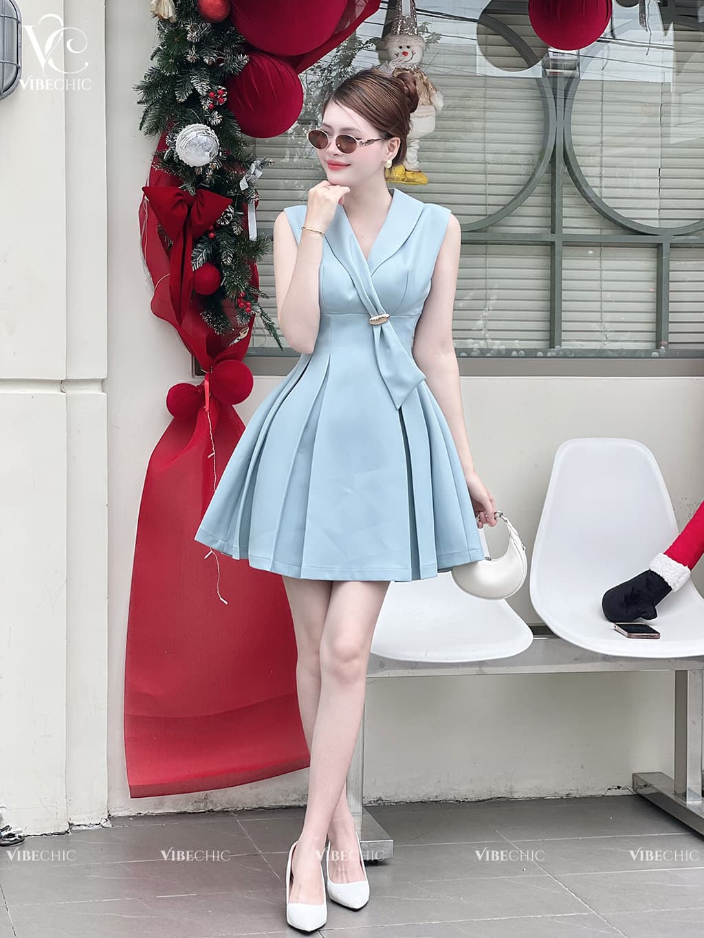 Đầm Chữ A Cổ Ve Lật Bất Đối Xứng