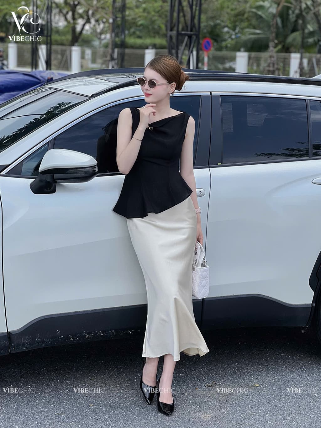 Đẳng Cấp Peplum Đũi Hàn – Biểu Tượng Của Sự Thanh Lịch Hiện Đại